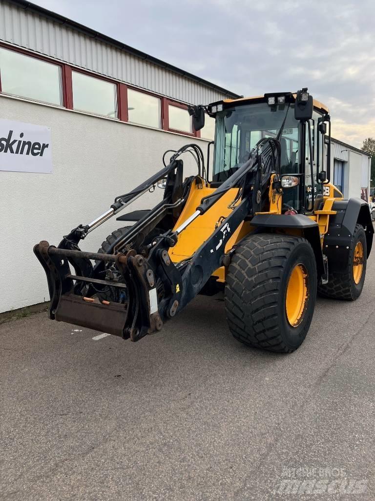 JCB 413S Naudoti ratiniai krautuvai