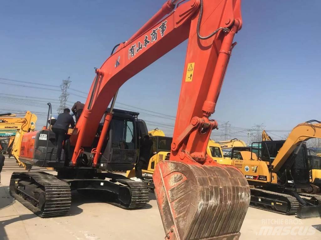 Hitachi 240-3 Vikšriniai ekskavatoriai