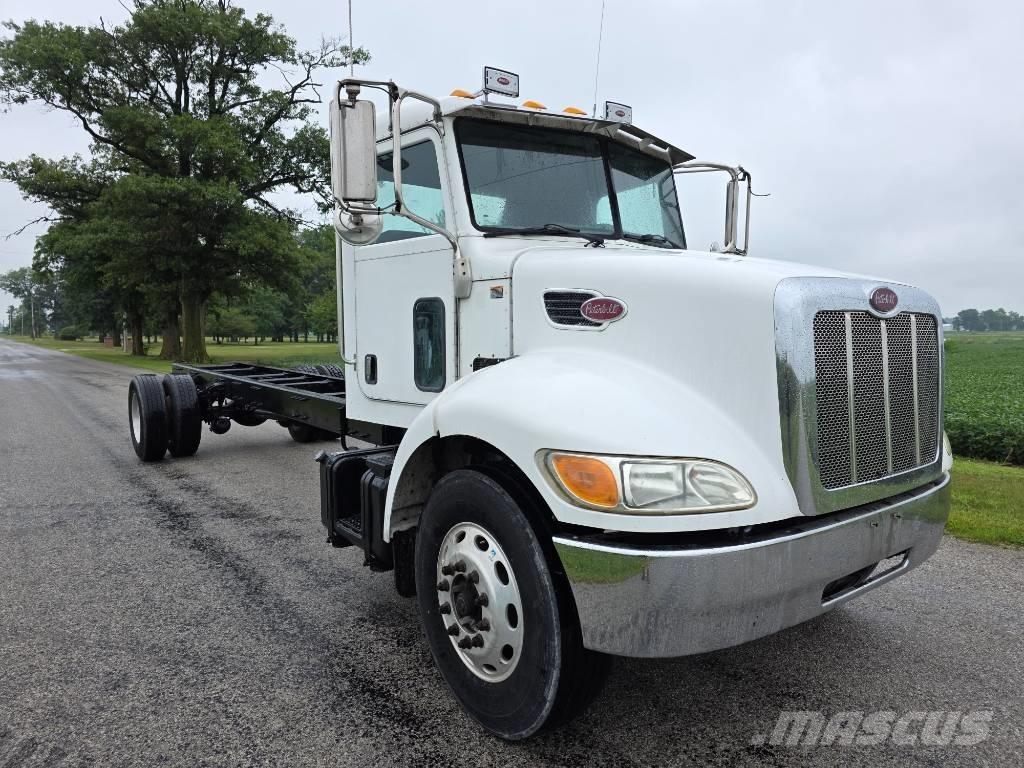 Peterbilt 335 Važiuoklė su kabina
