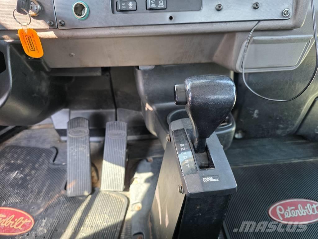 Peterbilt 335 Važiuoklė su kabina