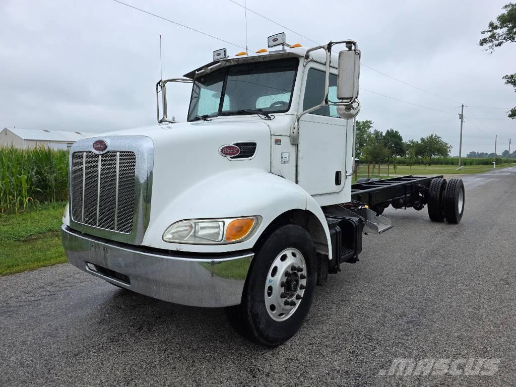 Peterbilt 335 Važiuoklė su kabina
