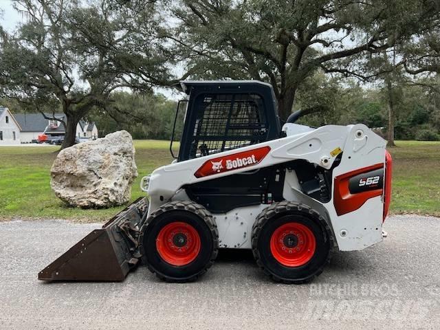 Bobcat S 62 Krautuvai su šoniniu pasukimu