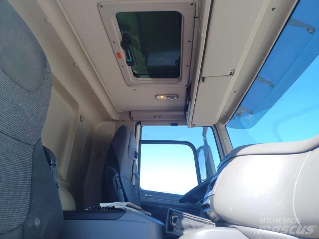 DAF CF 400 Priekabos su tentu