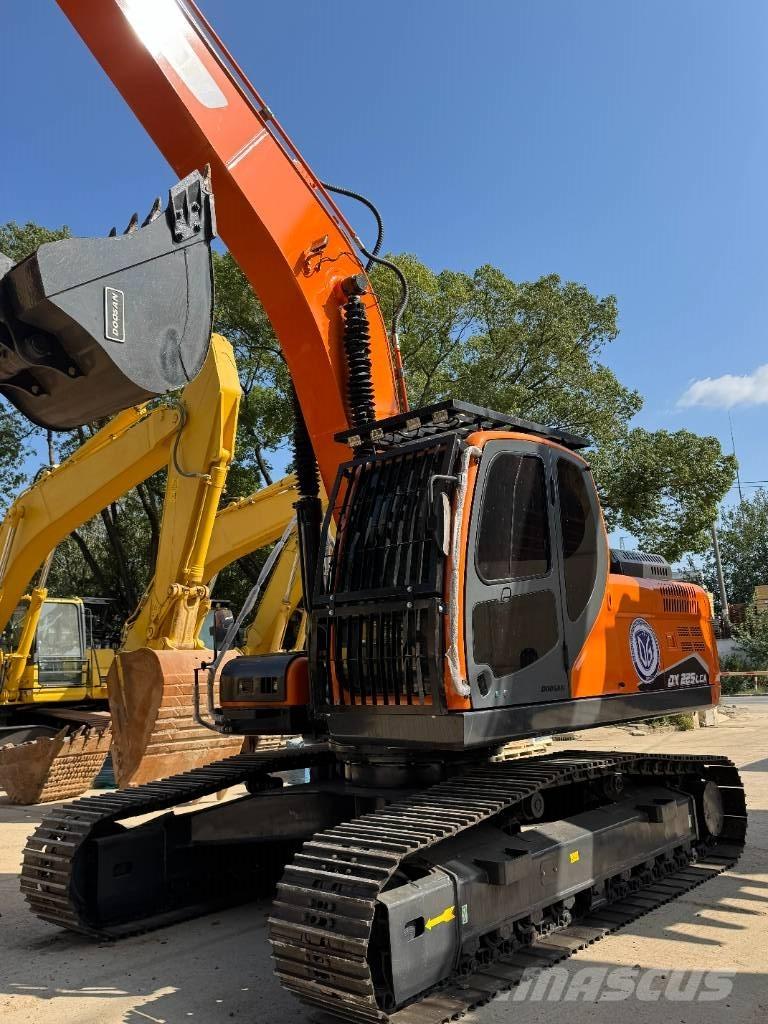Doosan DX 225 Vikšriniai ekskavatoriai