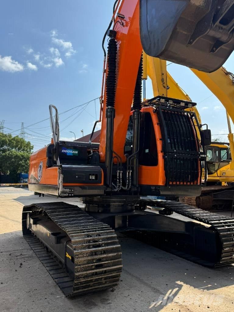 Doosan DX 225 Vikšriniai ekskavatoriai