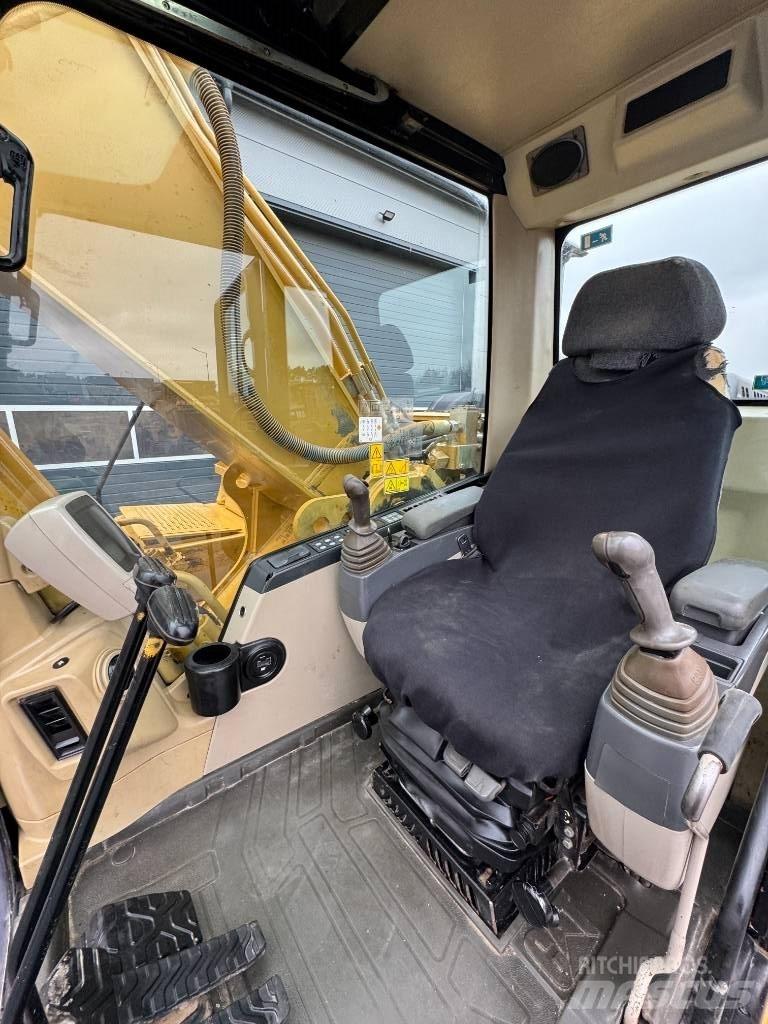CAT 325C Vikšriniai ekskavatoriai