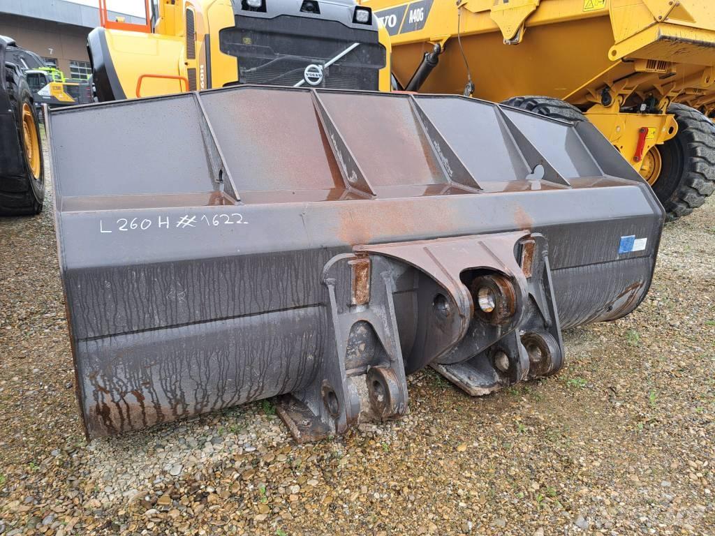 Volvo L 260 H Naudoti ratiniai krautuvai