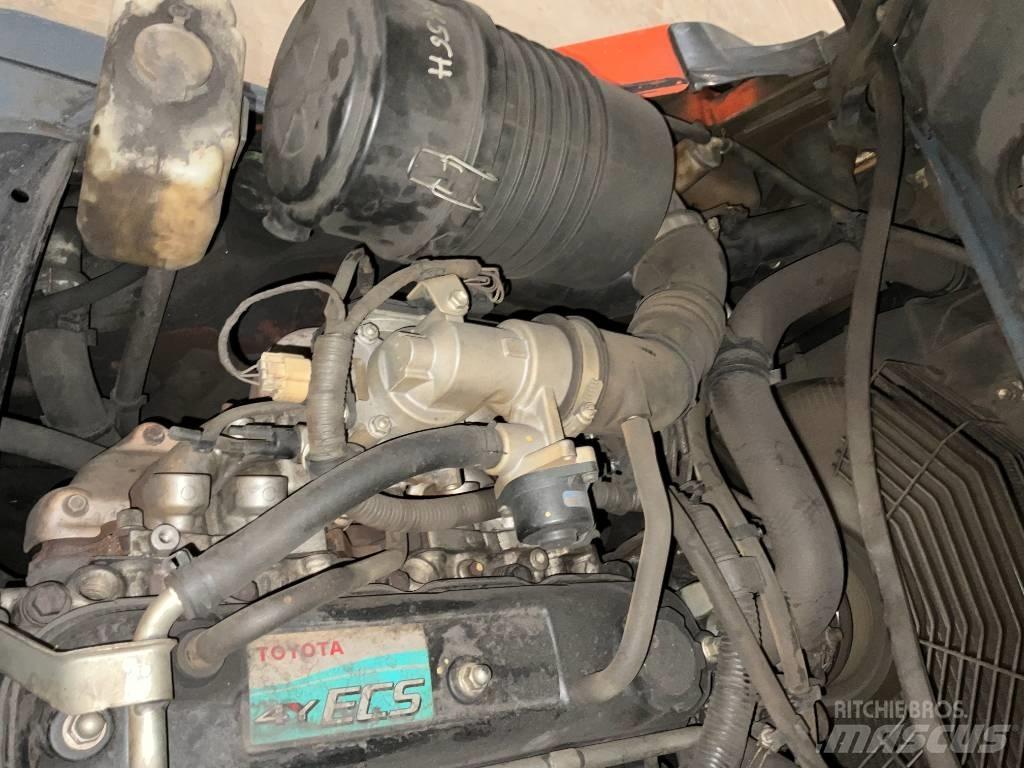 Toyota Tonero 30 LPG (dujiniai) krautuvai