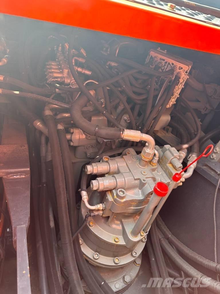 Hitachi ZX200 Vikšriniai ekskavatoriai