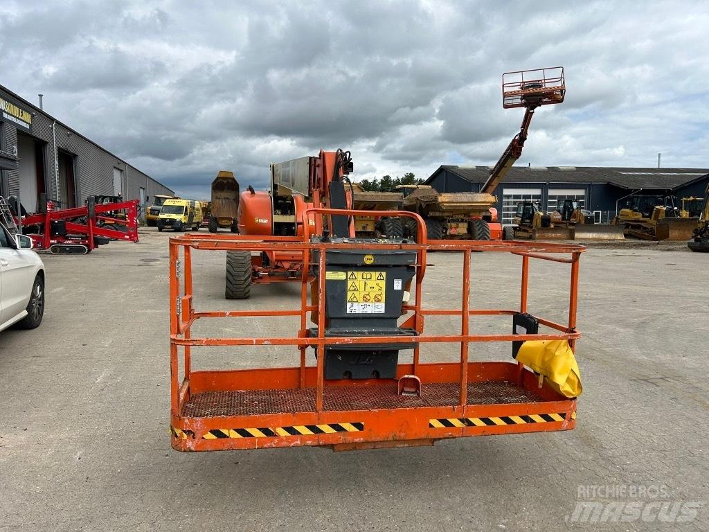 JLG 860 SJ Teleskopiniai keltuvai