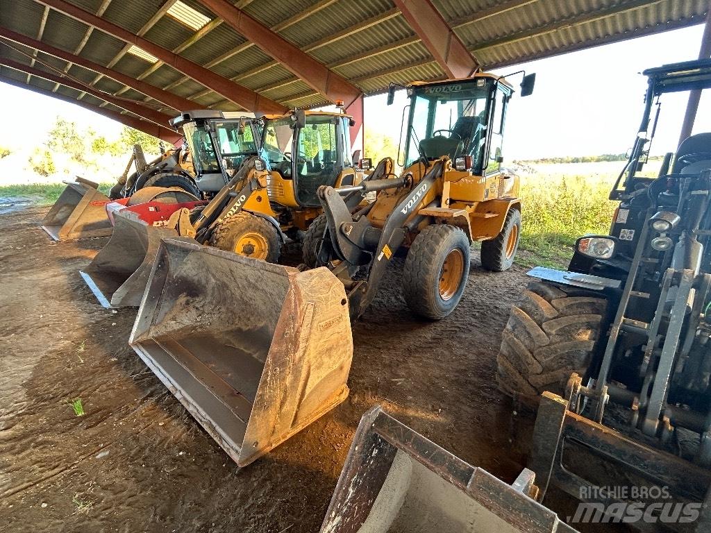 Volvo L 30 G Naudoti ratiniai krautuvai