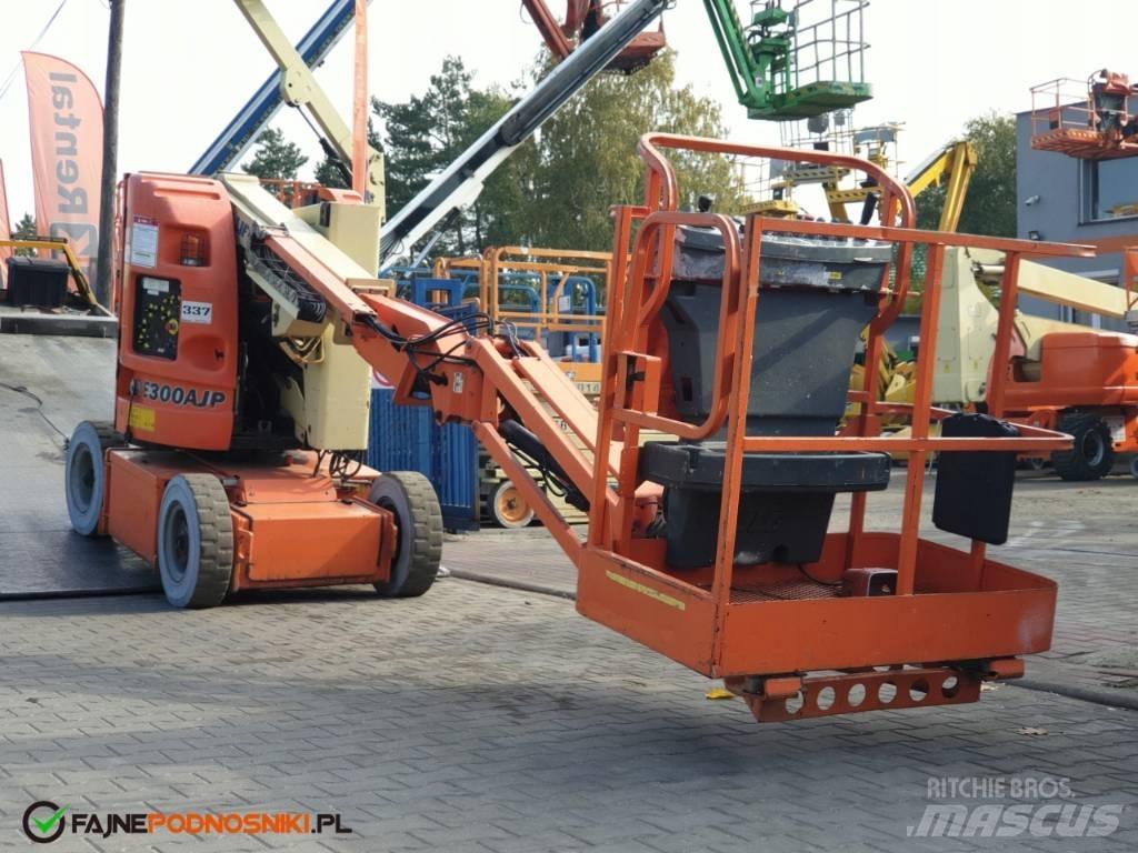 JLG E 300 AJP Alkūniniai keltuvai