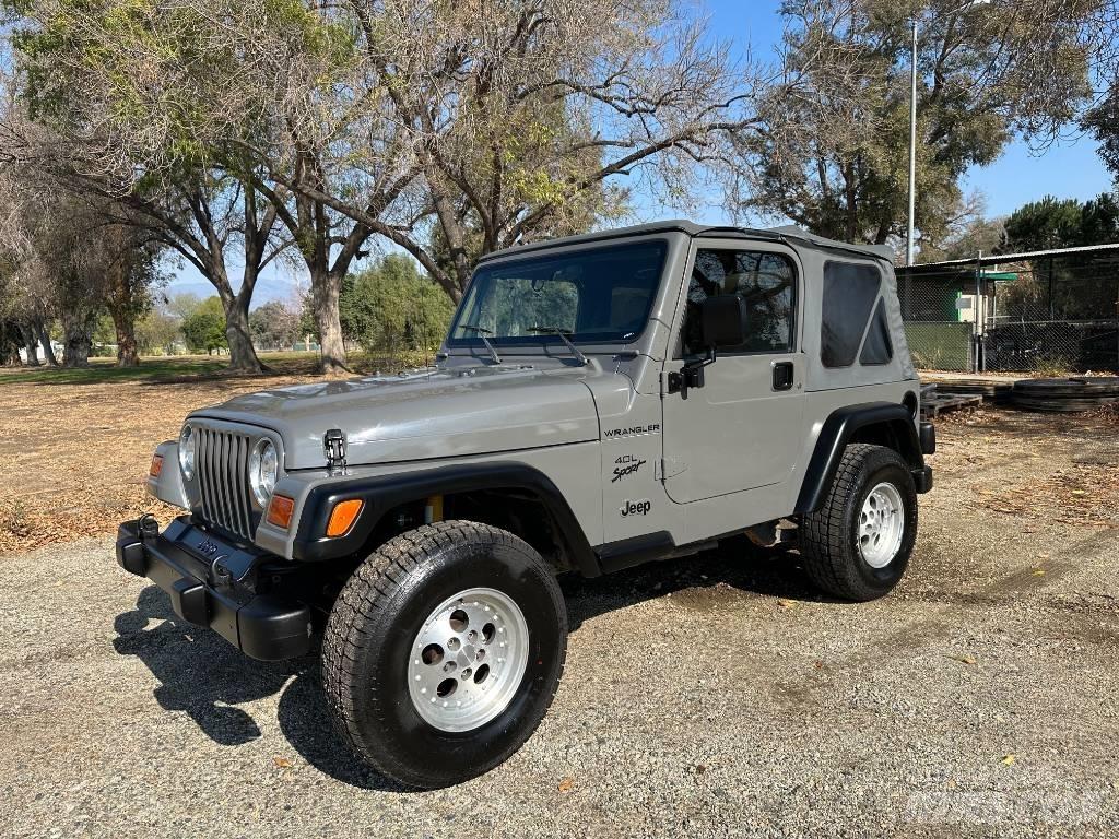 Jeep Wrangler Sport Lengvieji automobiliai