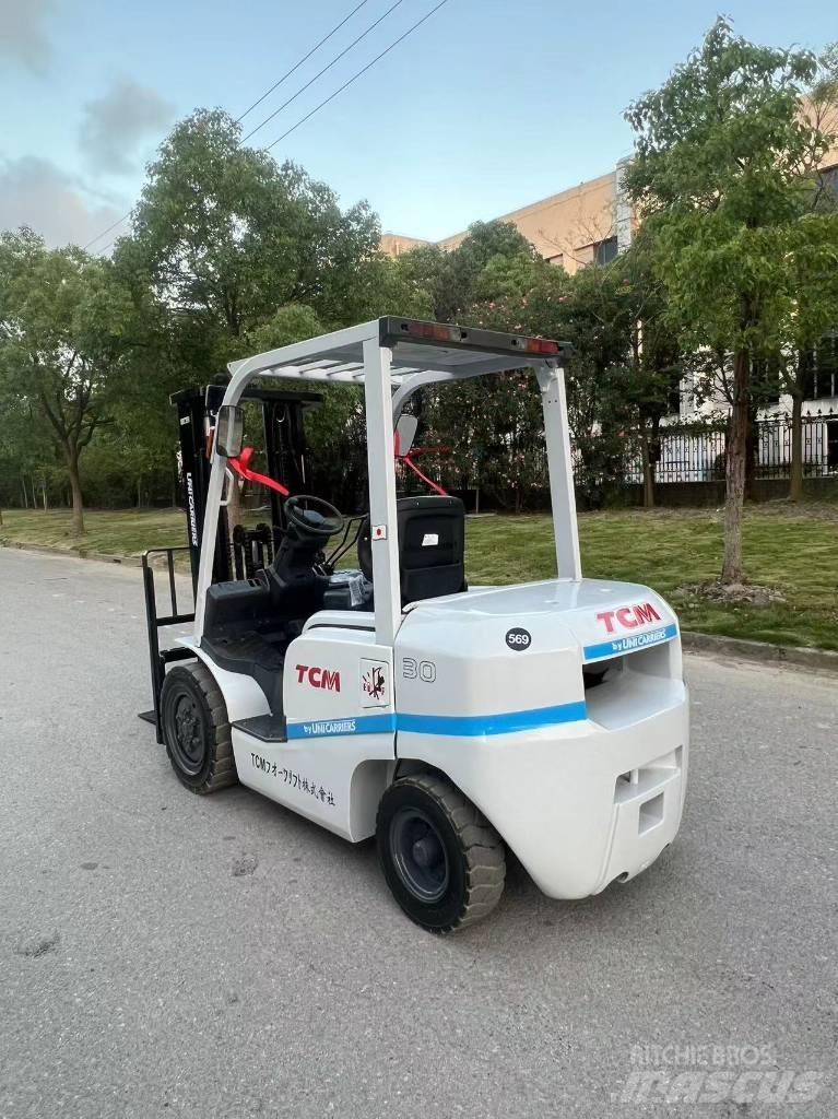 TCM fd30 Dyzeliniai krautuvai