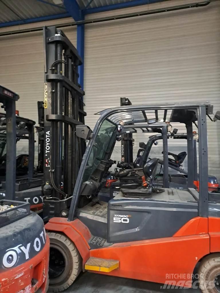 Toyota 8FBMT50 Šakiniai krautuvai - Kita