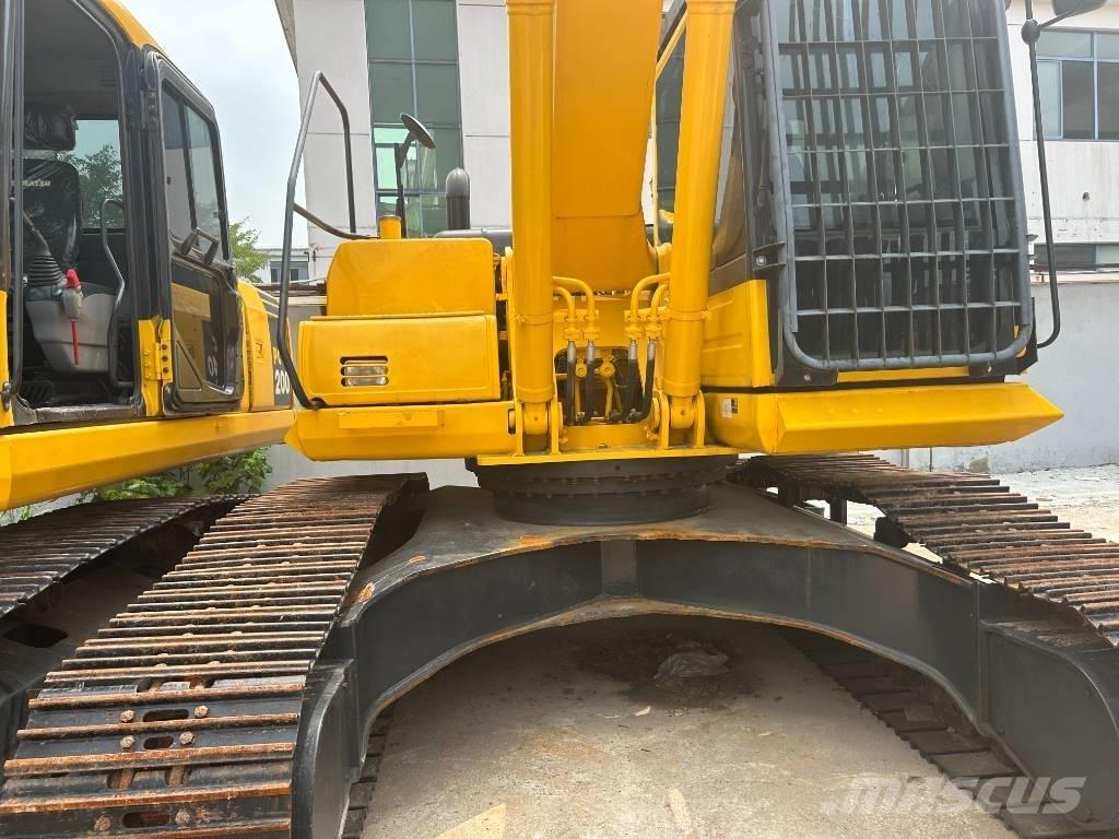 Komatsu PC240LC-8 Vikšriniai ekskavatoriai