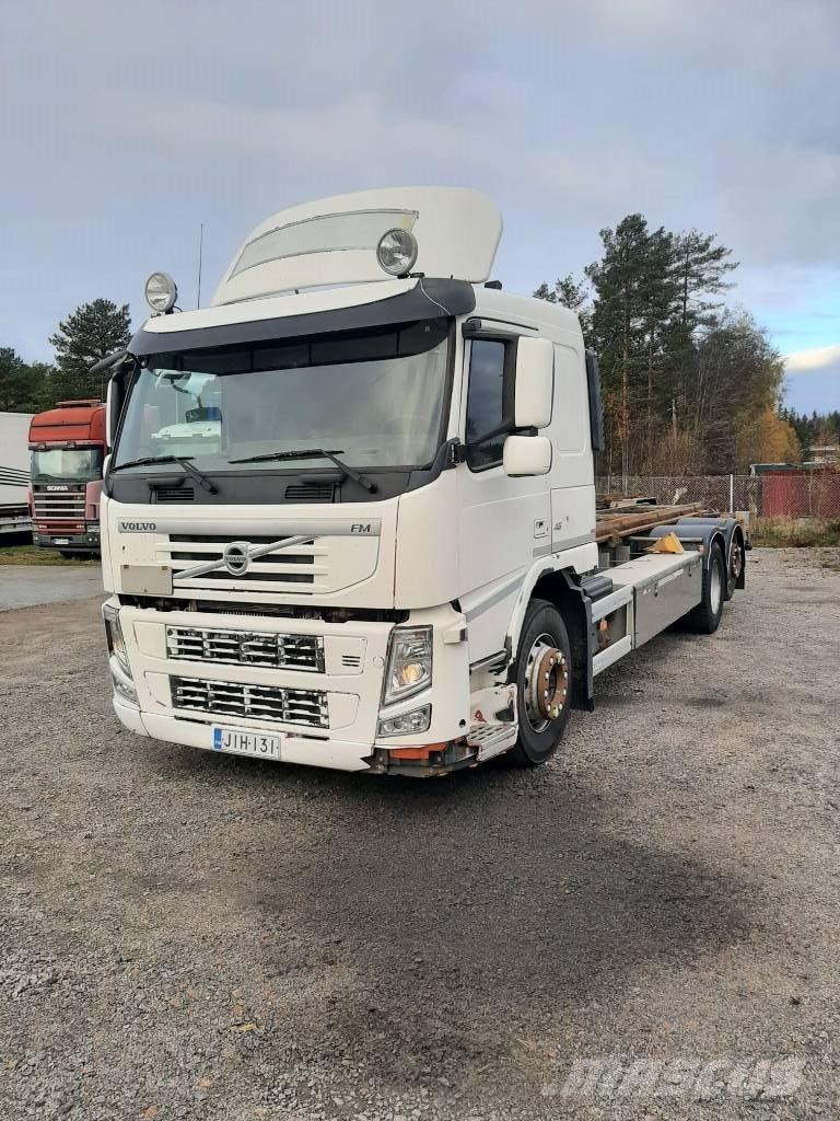 Volvo FM 11 Konteinerių nuožulnaus pakėlimo ant platformos krautuvai