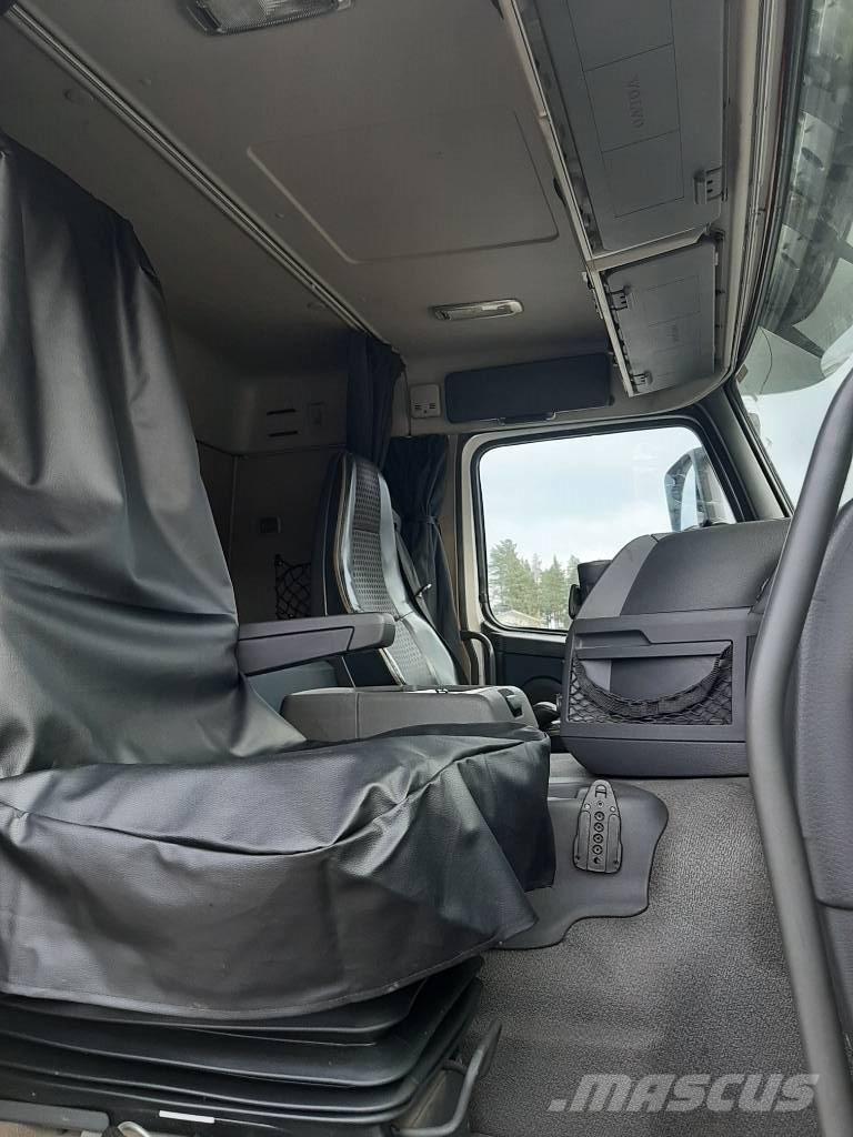 Volvo FM 11 Konteinerių nuožulnaus pakėlimo ant platformos krautuvai