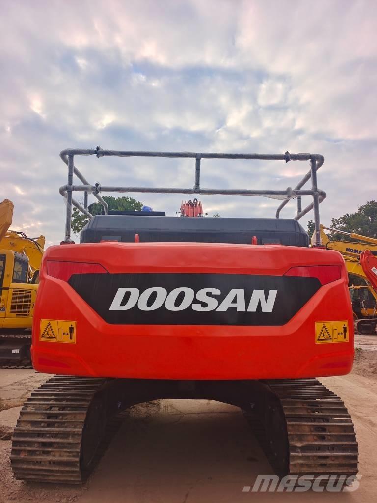 Doosan DX 225 Vikšriniai ekskavatoriai