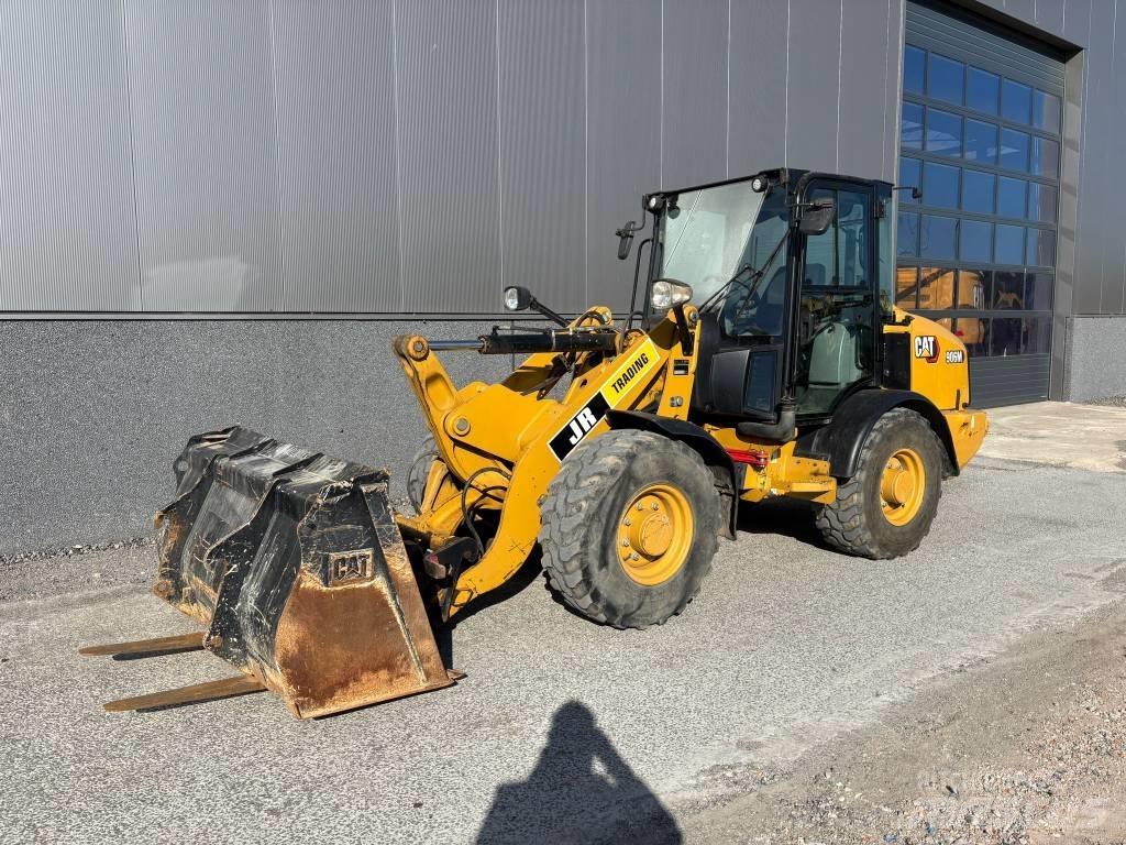 CAT 906 M Naudoti ratiniai krautuvai
