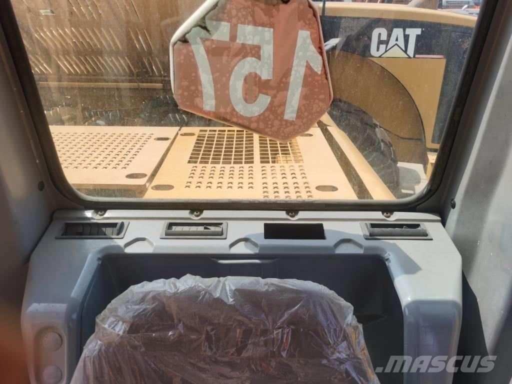 CAT 320 C L Vikšriniai ekskavatoriai