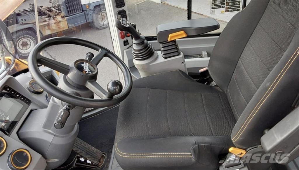 JCB 427 AGRI Naudoti ratiniai krautuvai