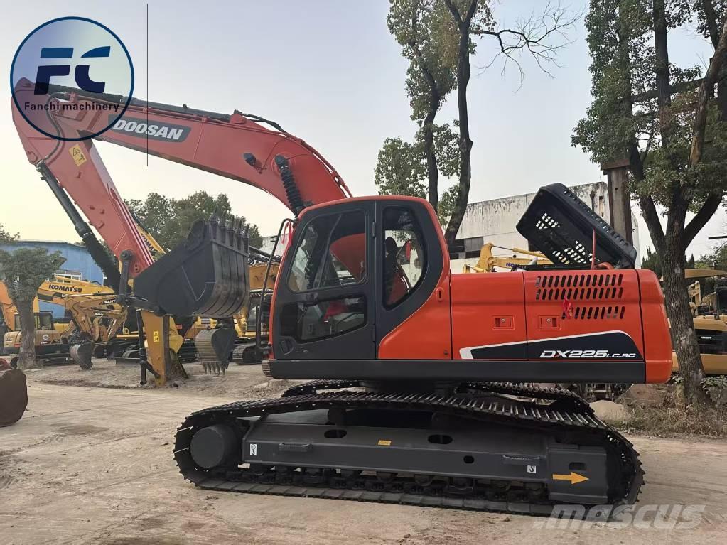 Doosan DX 225 LC Vikšriniai ekskavatoriai