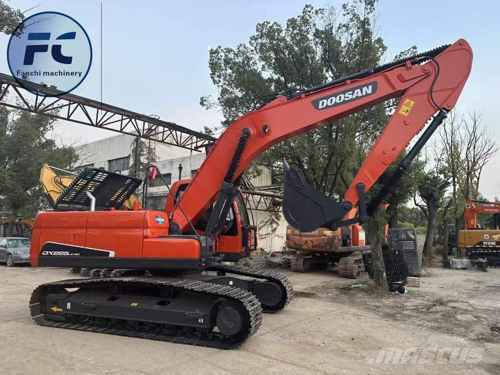Doosan DX 225 LC Vikšriniai ekskavatoriai