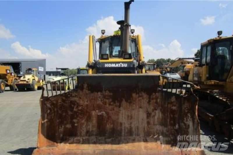 Komatsu D65 EX-16 Vikšriniai buldozeriai