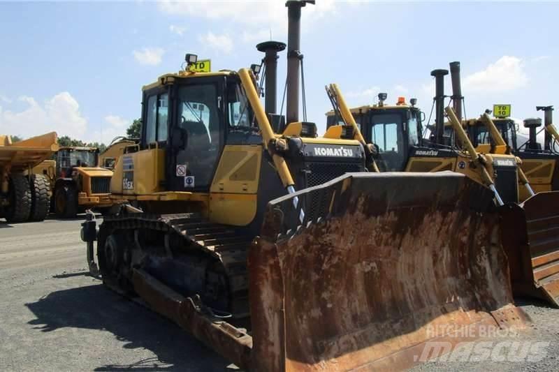 Komatsu D65 EX-16 Vikšriniai buldozeriai
