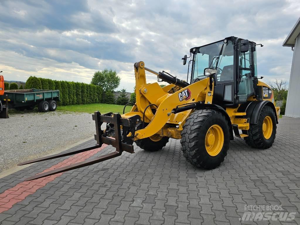 CAT 908 M Naudoti ratiniai krautuvai