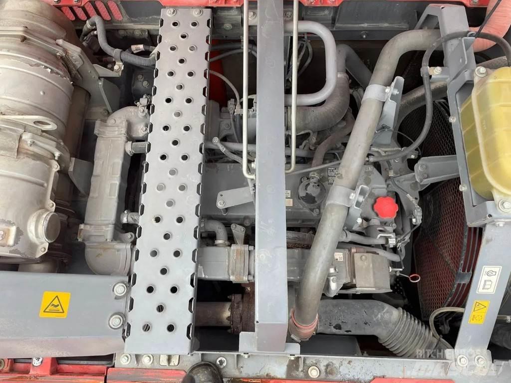 Hitachi ZX300LC-6 Vikšriniai ekskavatoriai
