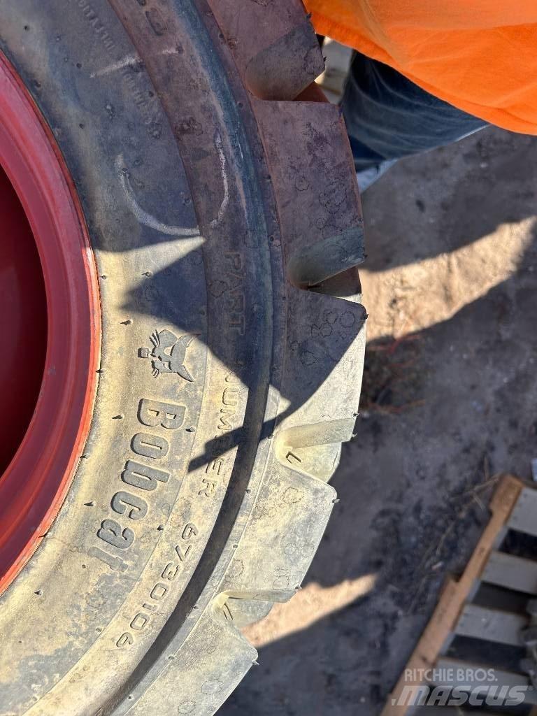 Bobcat 10x16.5 Tires Padangos, ratai ir ratlankiai