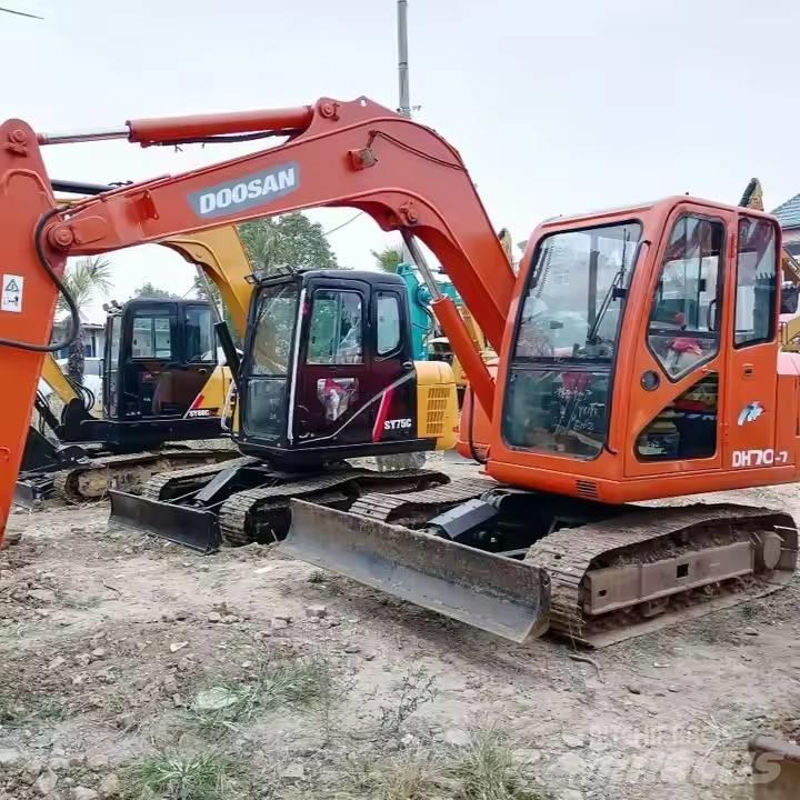 Doosan DH70-7 Vikšriniai ekskavatoriai