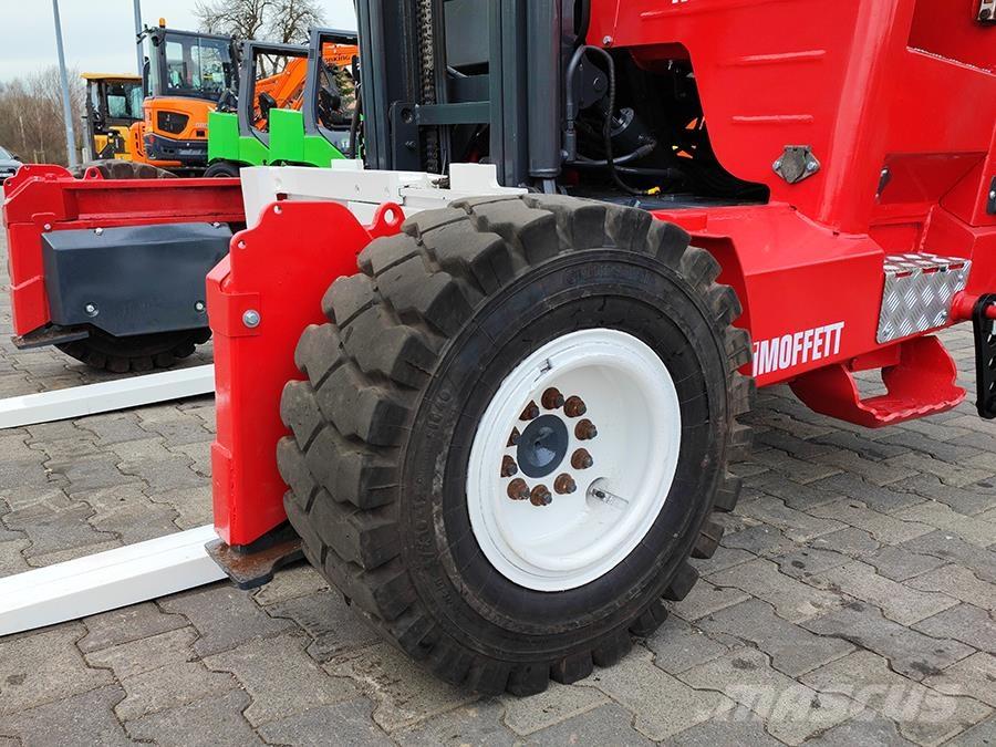 Moffett M5 20.3 Ant sunkvežimių montuojami šakiniai krautuvai