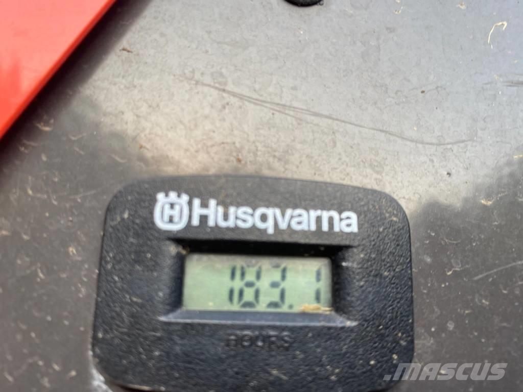 Husqvarna P 525 D Sodo traktoriukai-vejapjovės