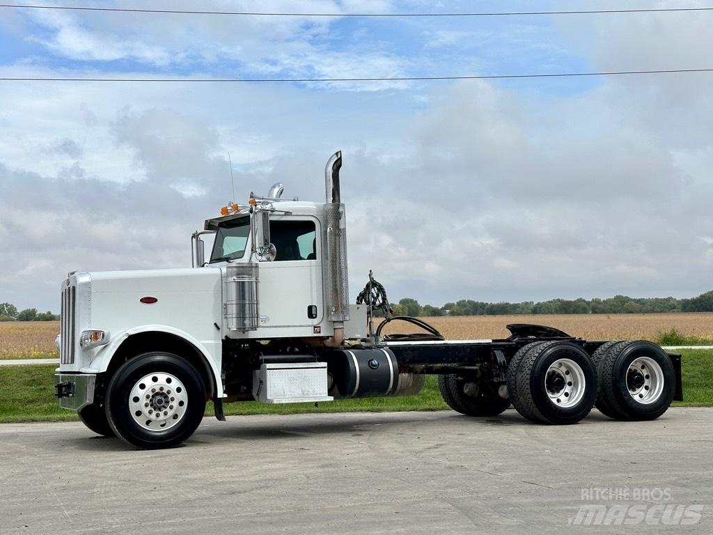 Peterbilt 388 Naudoti vilkikai
