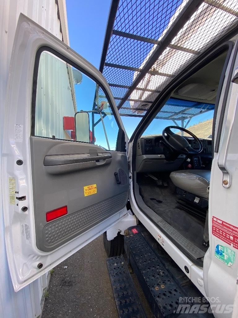 Ford F 750 SD Ant vilkikų montuojamos kėlimo platformos