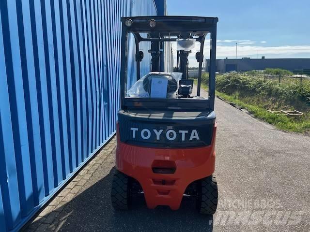 Toyota Traigo 80 Elektriniai šakiniai krautuvai