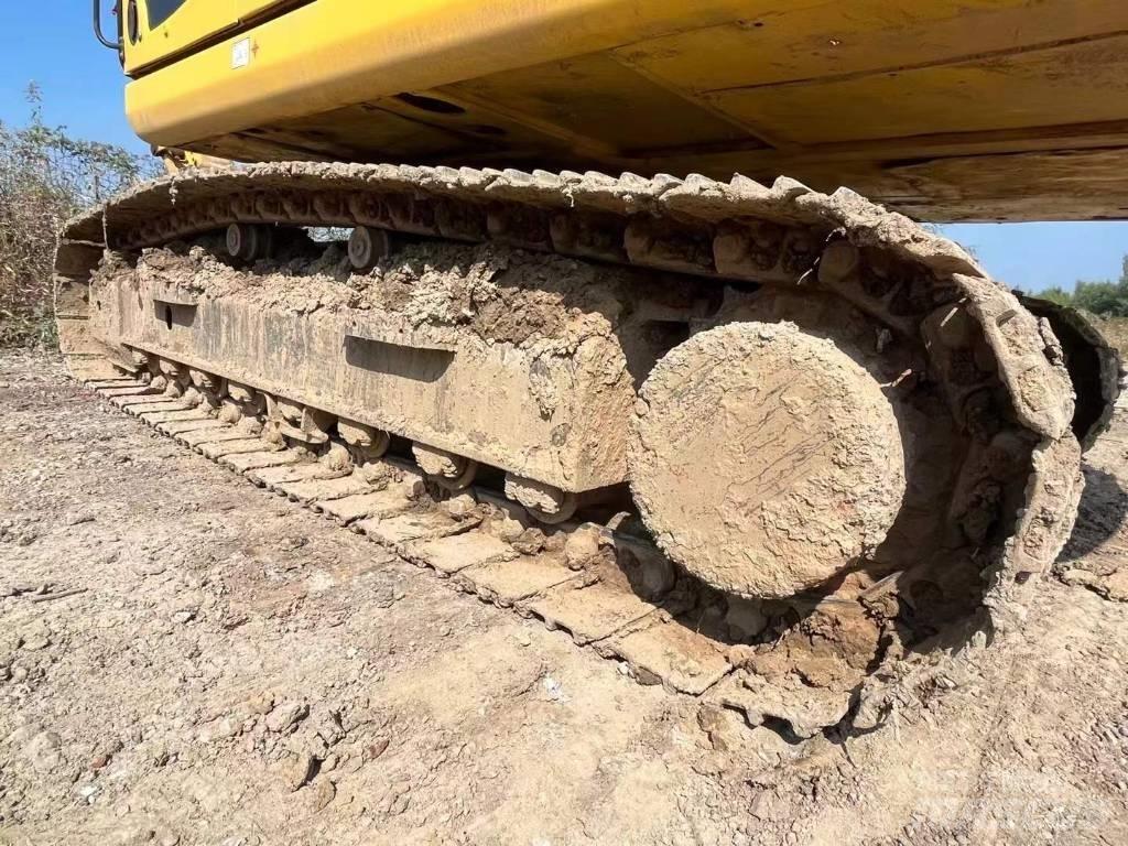 Komatsu PC 220 Vikšriniai ekskavatoriai