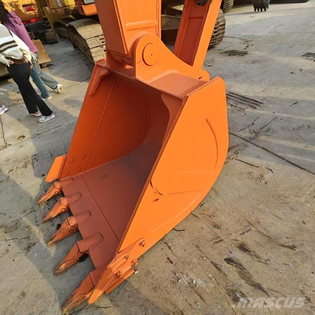 Hitachi ZX 210 Vikšriniai ekskavatoriai