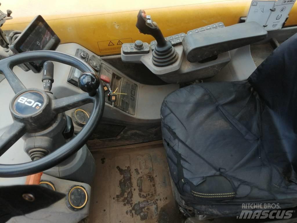JCB 538-60 Teleskopiniai krautuvai žemės ūkiui