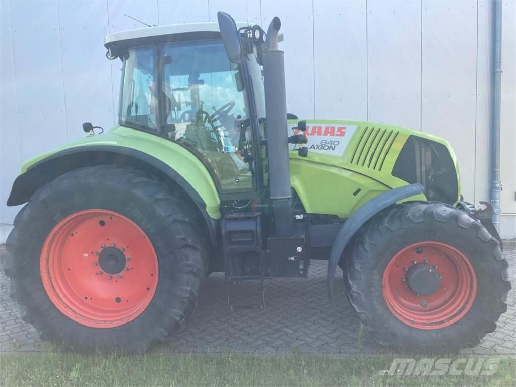 CLAAS AXION 840 Traktoriai