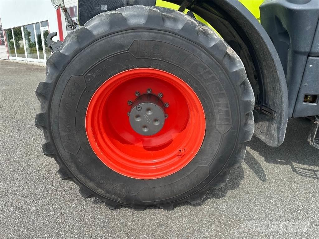 CLAAS Axion 870 Traktoriai