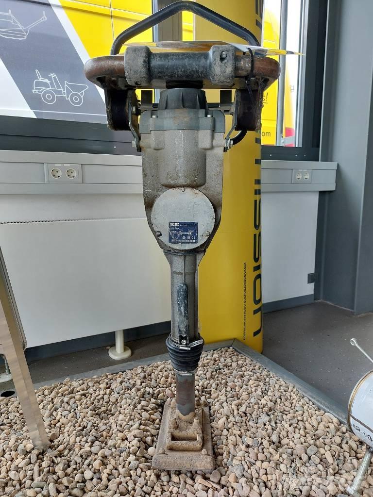 Wacker Neuson AS30e Plūktuvai