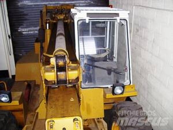 JCB 530B-4HL Visureigiai krautuvai