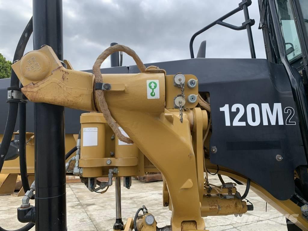 CAT 120 M 2 Greideriai