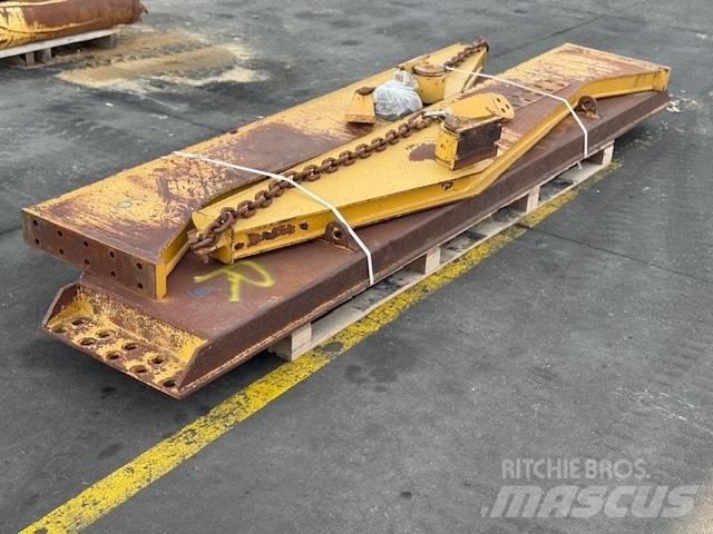 CAT 735 TAIL GATE Karjeriniai savivarčiai