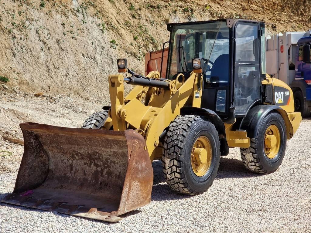 CAT 906 H NEW TIRES Naudoti ratiniai krautuvai