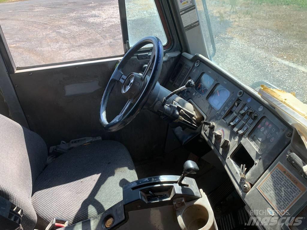 CAT 771 D Atliekų išvežimo technika